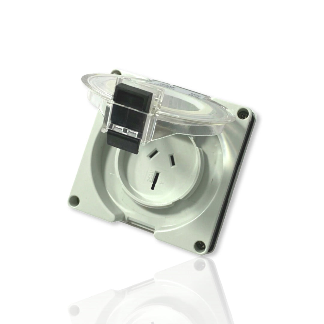 15 Amp AUTO SWITCH- DOUBLE POLE Socket Outlet IP66 3 Flat PIN 250V Weather Proof